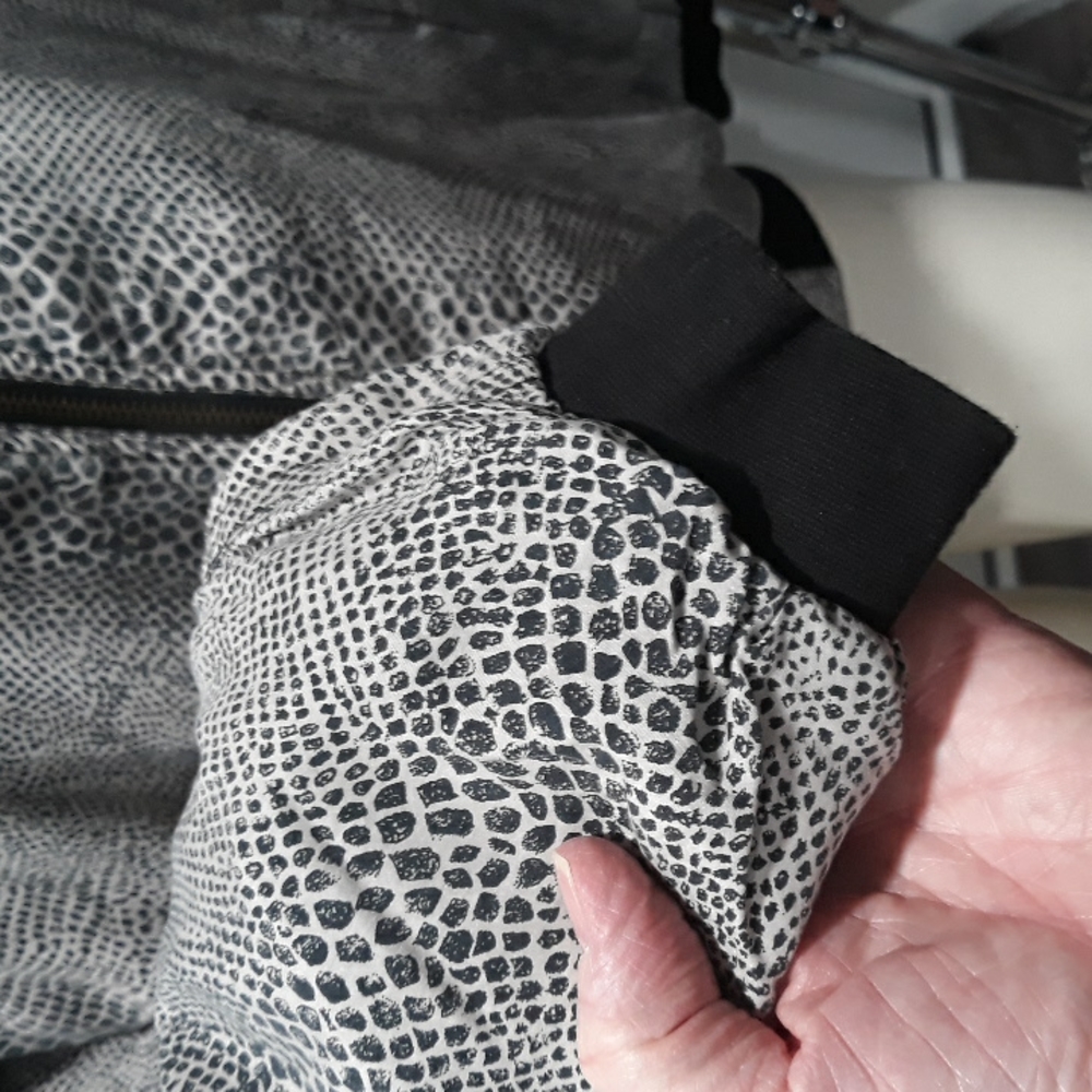 Robert Stock Python Print Silk Jacket. Small - image 7